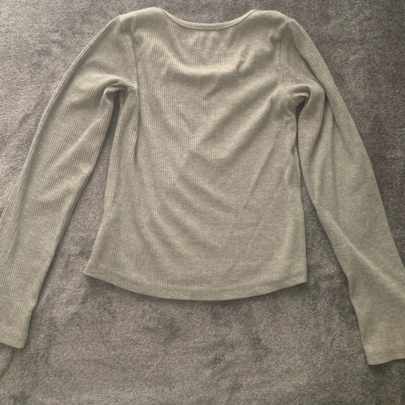 Fitted Grey Full Sleeve Crop Tee - Picture 2 of 3